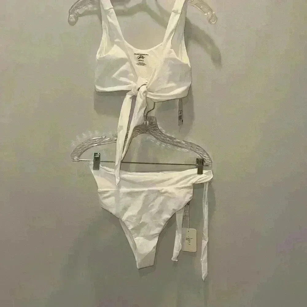 Frankie’s Bikinis Gaia x Pamela Anderson Bikini 2 piece cream/white. Size S